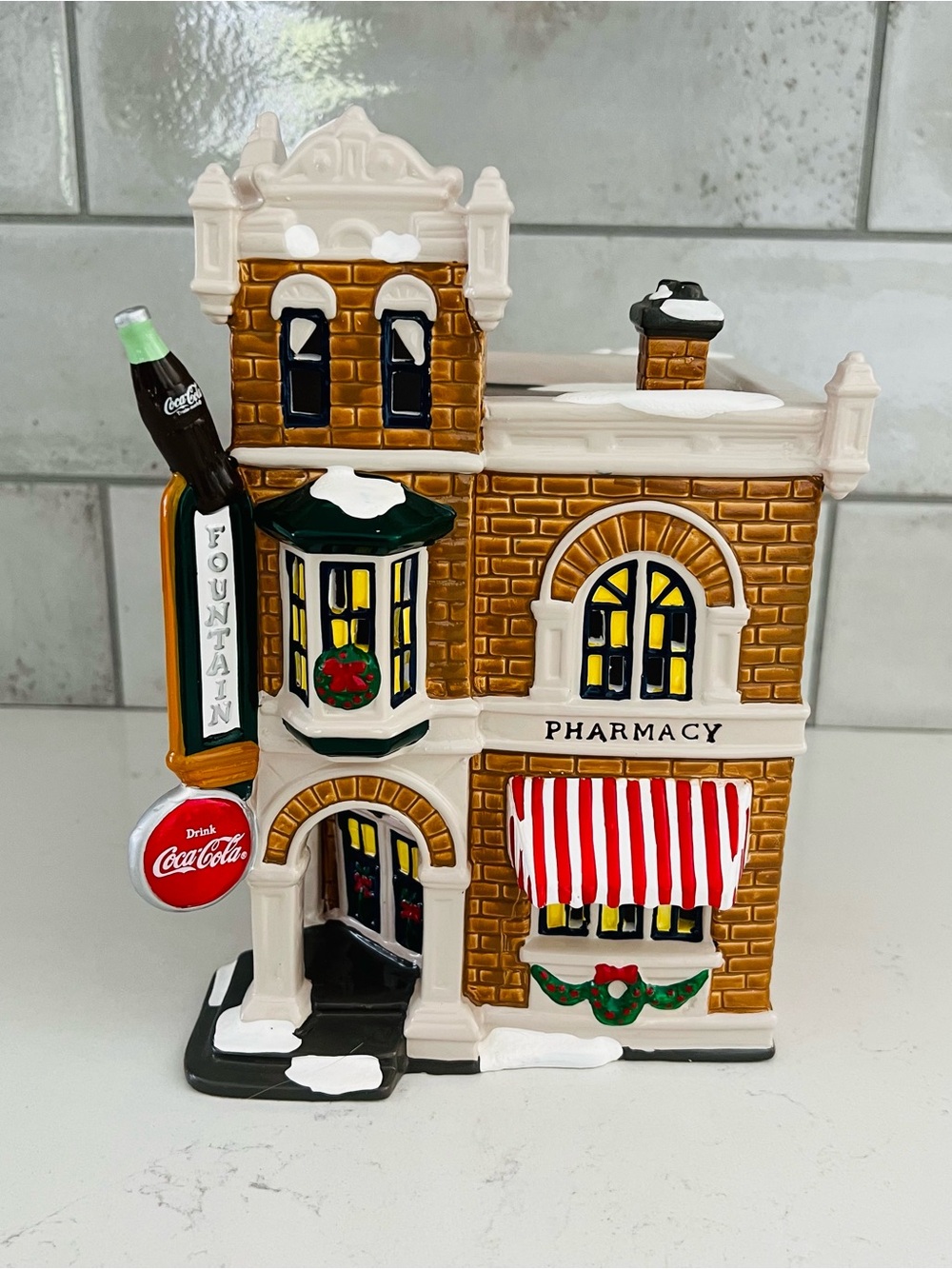 DEPARTMENT 56 Vintage Coca-Cola Corner Drugstore